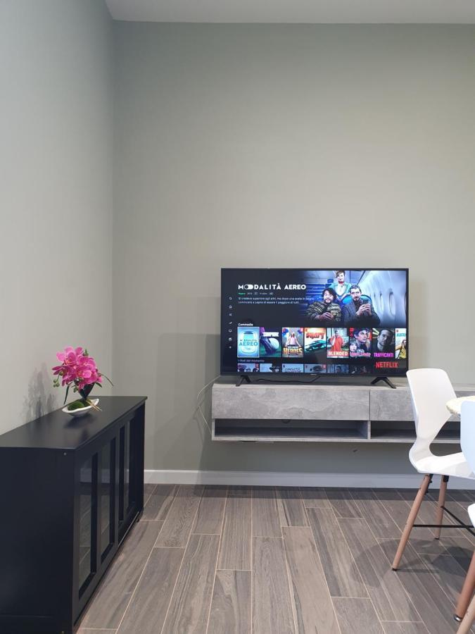 Pellico Stylish Apartments Кунео Екстер'єр фото