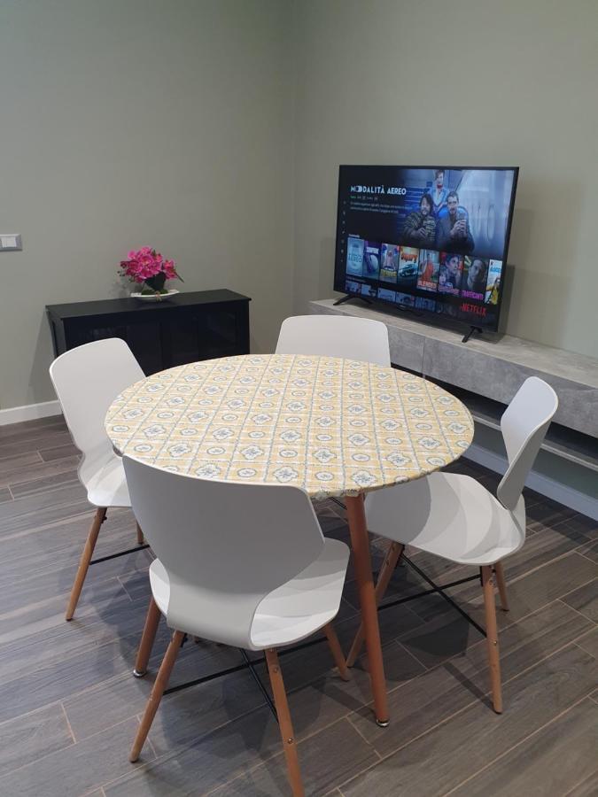 Pellico Stylish Apartments Кунео Екстер'єр фото